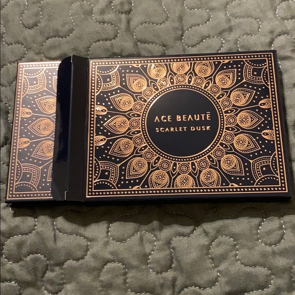 Ace Beautē Scarlett Dusk pallete - Picture 3 of 3